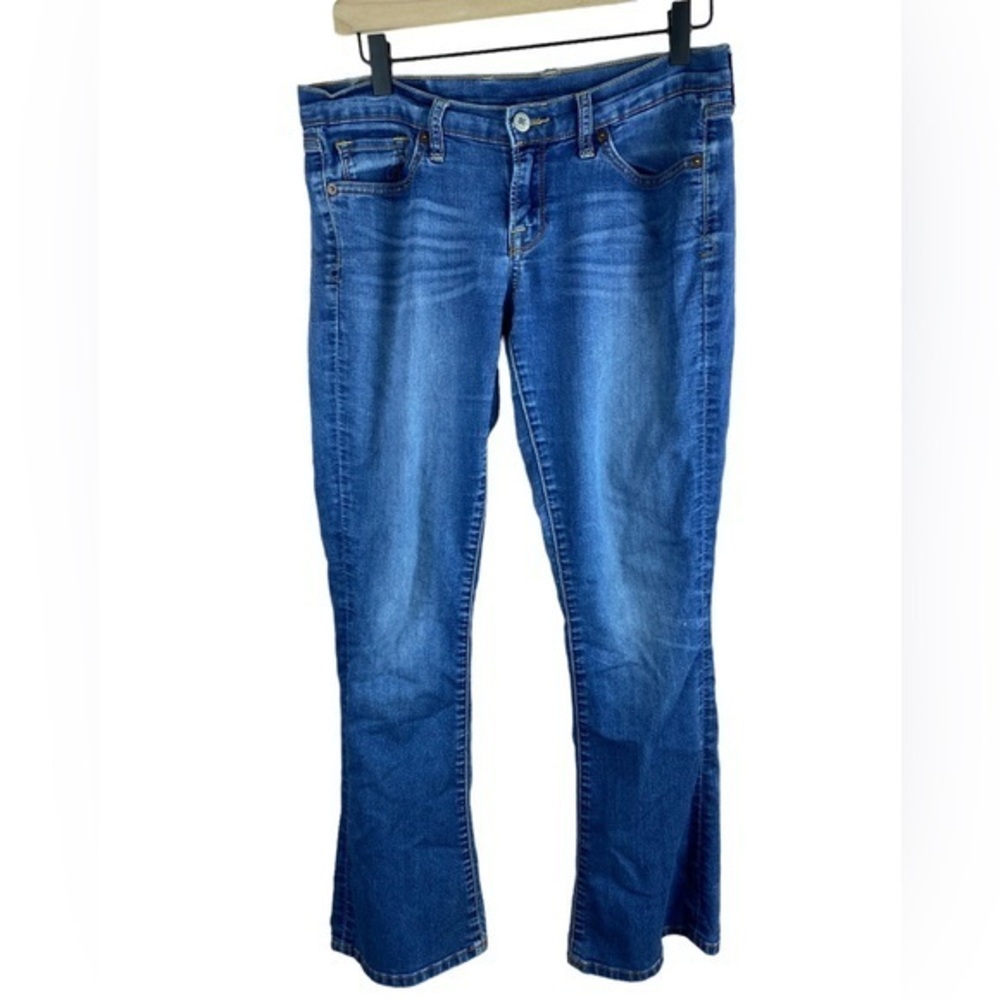 Lucky Brand women’s low rise boot cut short inseam blue jeans 6/28